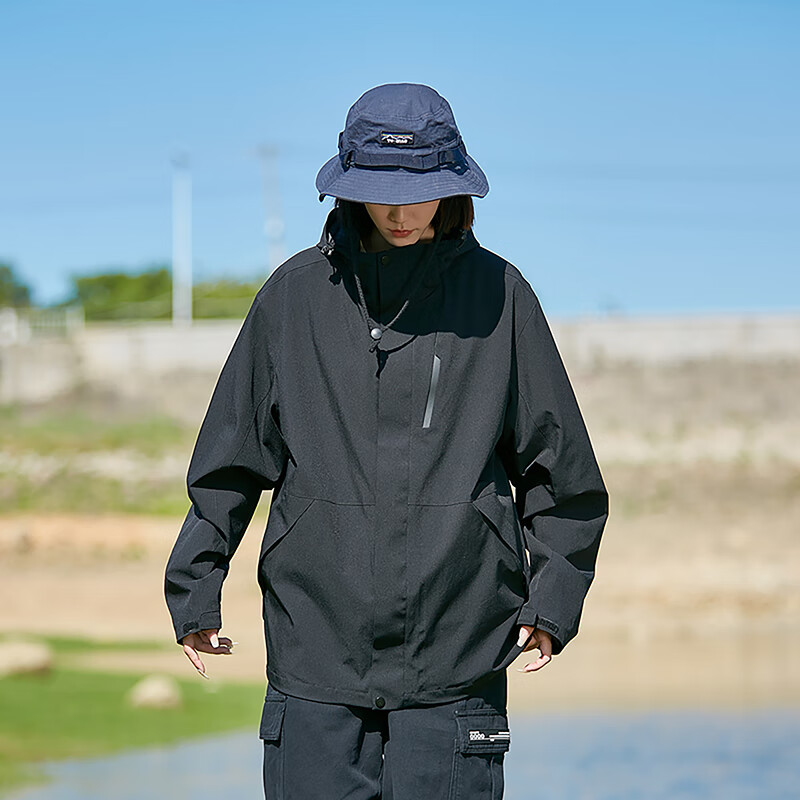 猫人户外山系纯色冲锋外套